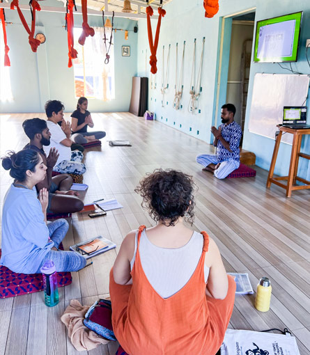 Iyengar yoga classes